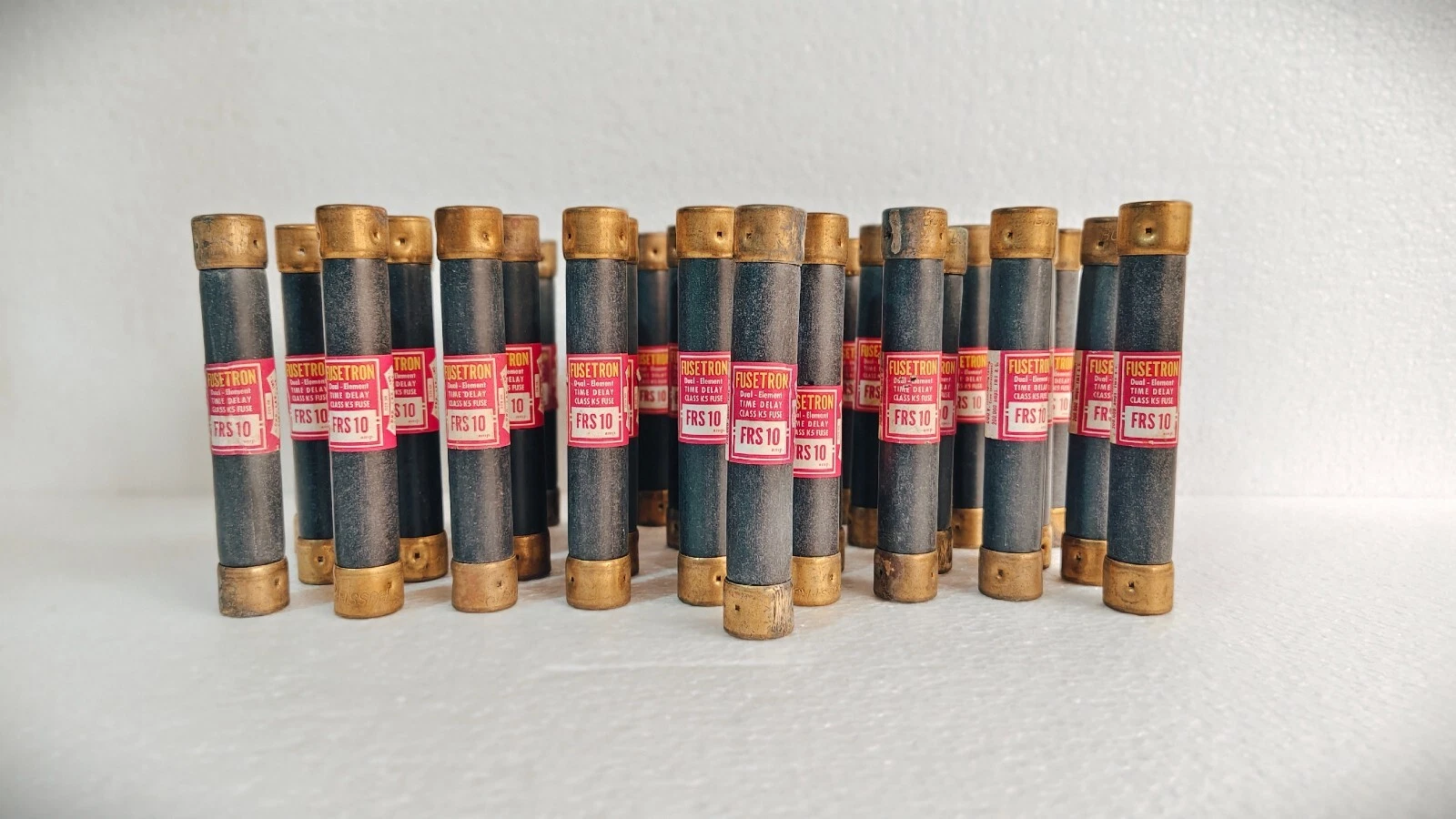 Fusetron FRS 10 Dual-Element Time Delay Current Limiting Fuse Lot of 10 Pcs